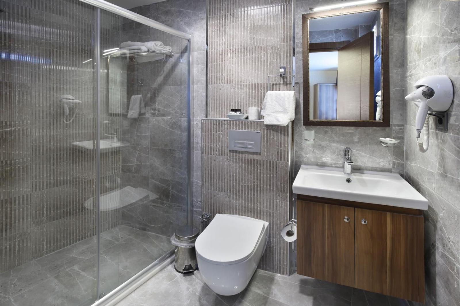 Adana Taskoeprue Hotel Exteriör bild